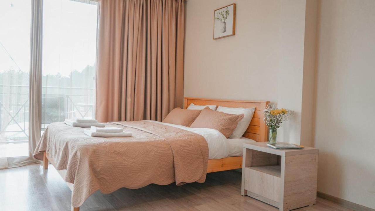 Hotel Surami Extérieur photo