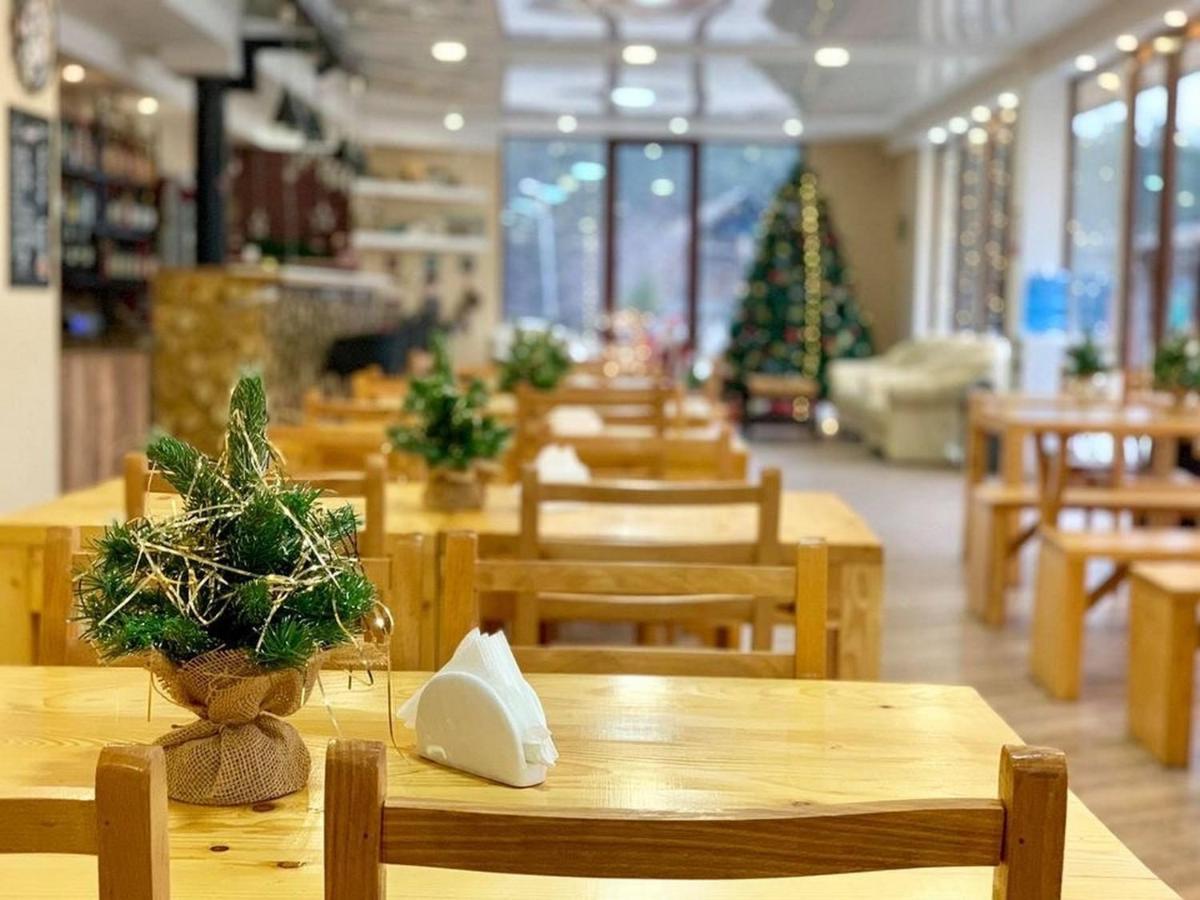 Hotel Surami Extérieur photo